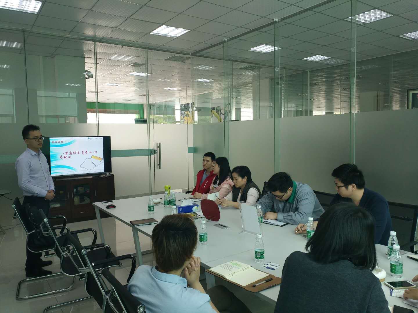 祝贺罗庚机器人签约顺景华体会集团-华体会官方网站